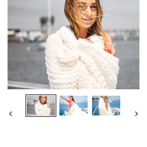 COPY 🦋Blu Butterfly Ivory fluffy blanket in elegant ivory. - Picture 4 of 10